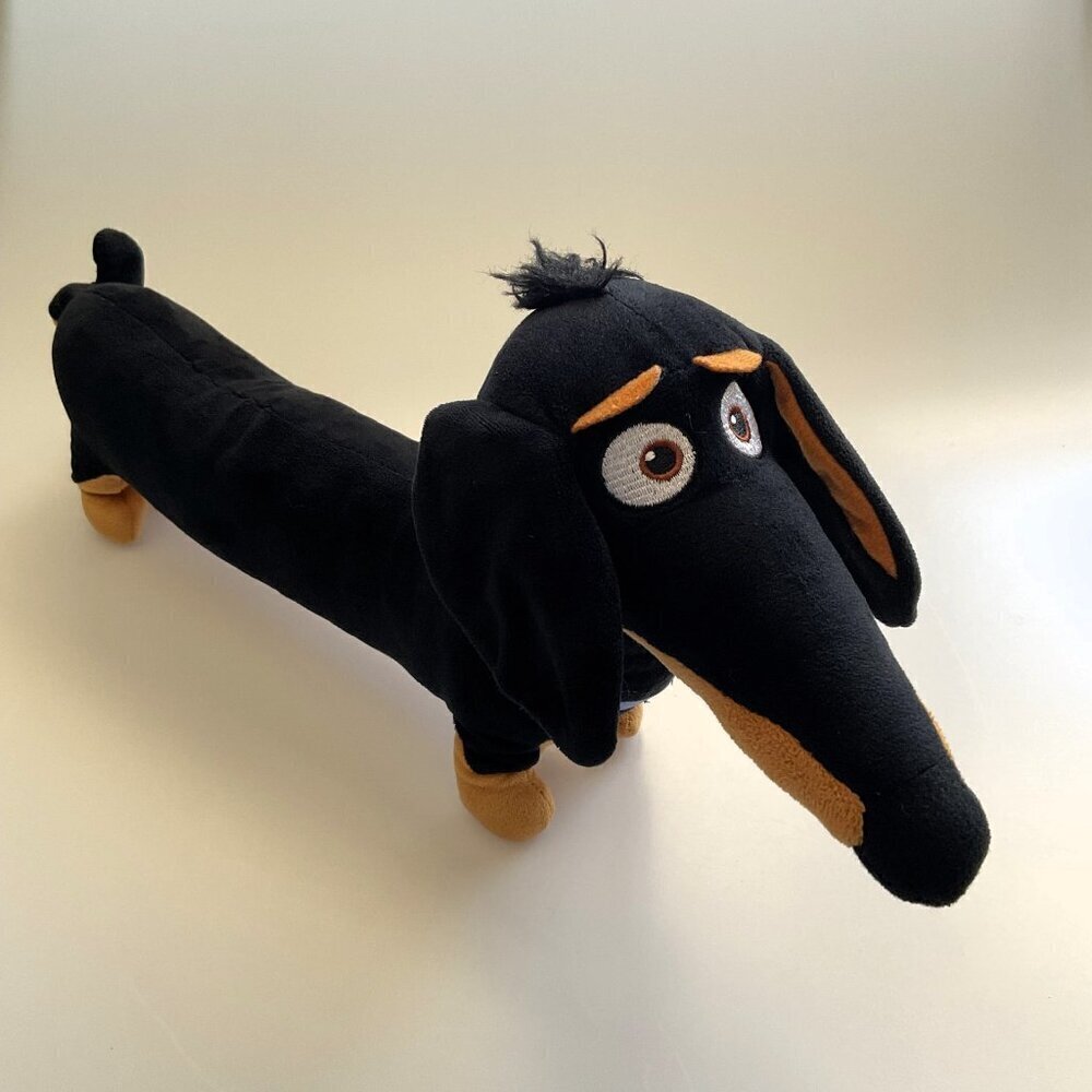 TY BEANIE BABY 'BUDDY' THE DACHSHUND DOG - THE SECRET LIFE OF PETS PLUSH - Picture 2 of 10